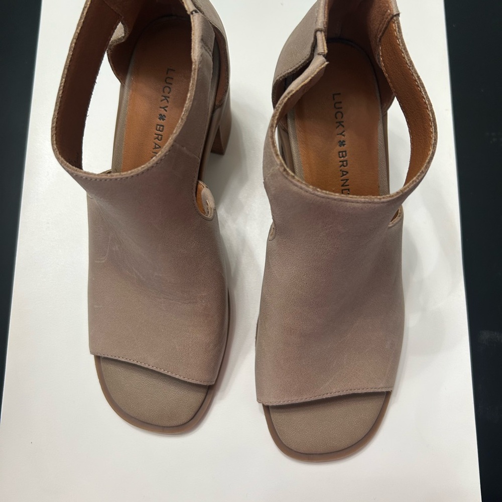 Lucky Brand Womens Tarrinax Padded Insole Leather Block Heel Sandals NWOT